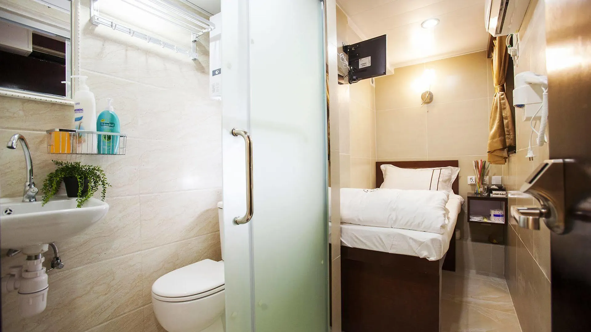 Joyous Guest House Hong Kong China
